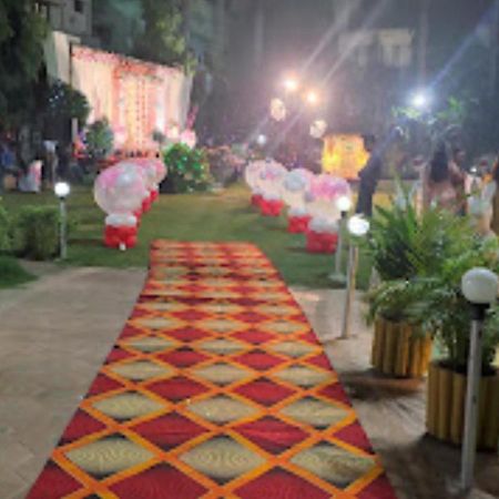 Hotel Blue Paradise Chandrapur Buitenkant foto