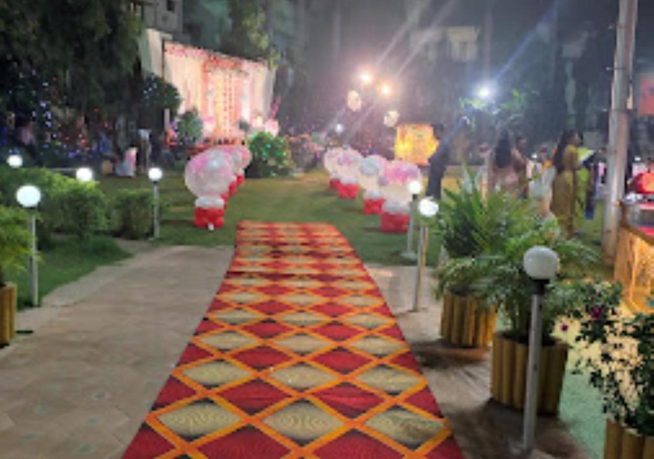 Hotel Blue Paradise Chandrapur Buitenkant foto