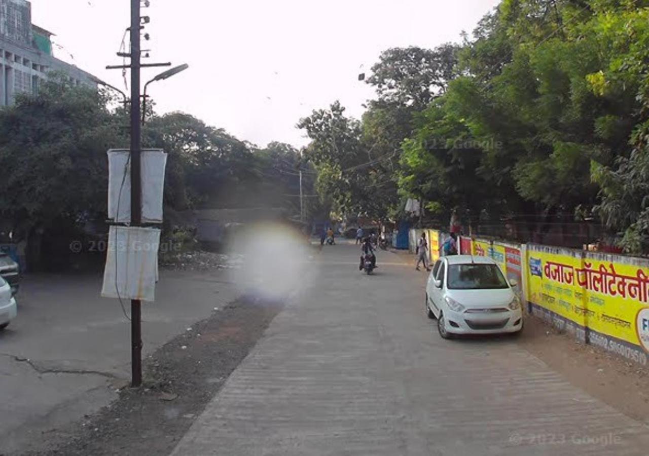 Hotel Blue Paradise Chandrapur Buitenkant foto