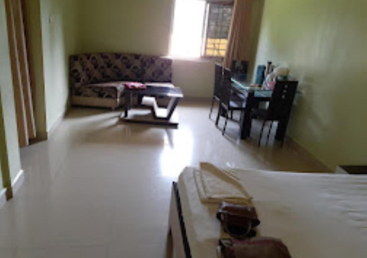 Hotel Blue Paradise Chandrapur Buitenkant foto